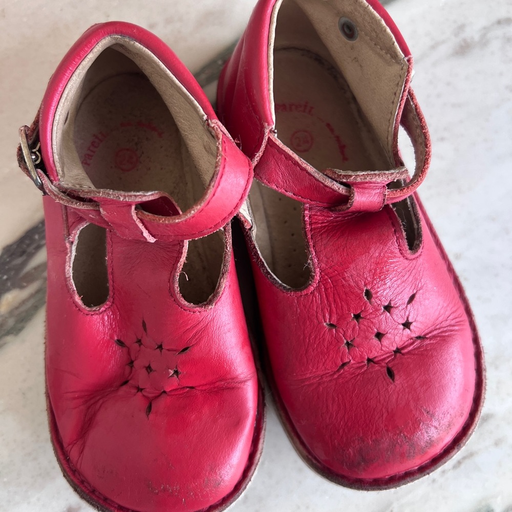 Red leather children’s shoes size 24